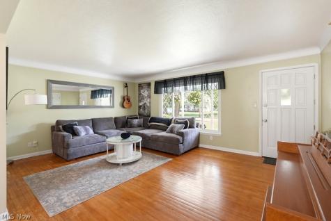 4394 Selhurst Road North Olmsted OH 44070