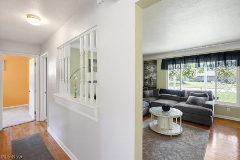 4394 Selhurst Road North Olmsted OH 44070
