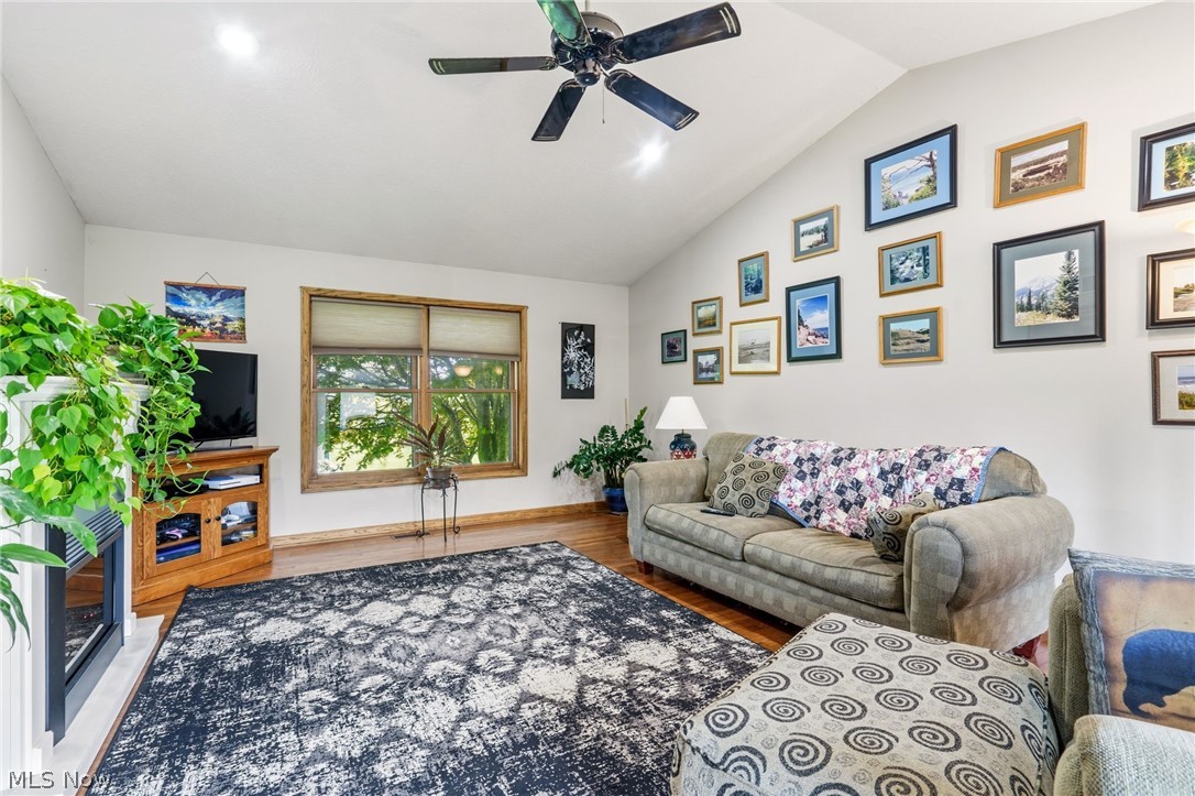4839 Manchester Avenue SW Navarre OH 44662