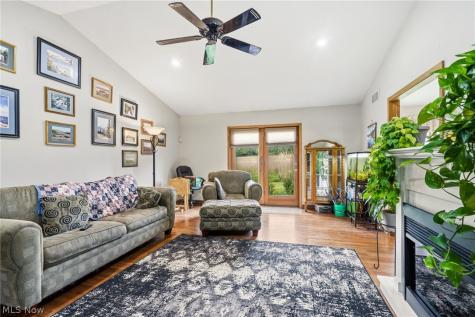 4839 Manchester Avenue SW Navarre OH 44662