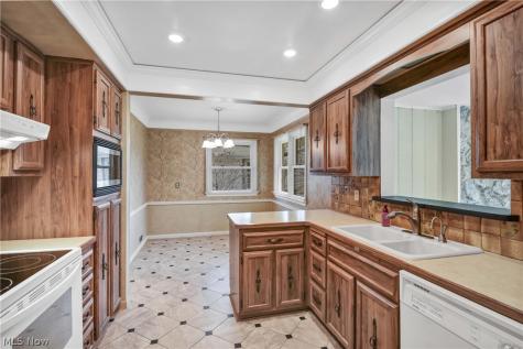 13397 Cherokee Trail Middleburg Heights OH 44130