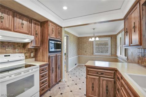 13397 Cherokee Trail Middleburg Heights OH 44130