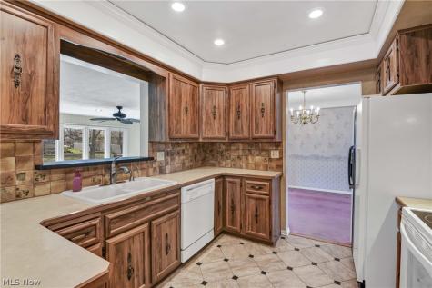 13397 Cherokee Trail Middleburg Heights OH 44130