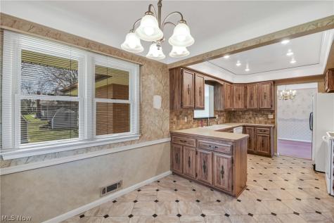 13397 Cherokee Trail Middleburg Heights OH 44130
