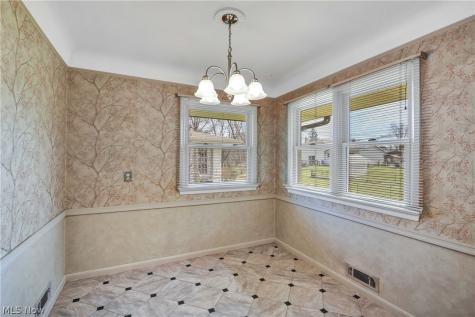 13397 Cherokee Trail Middleburg Heights OH 44130
