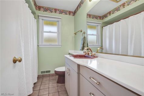13397 Cherokee Trail Middleburg Heights OH 44130
