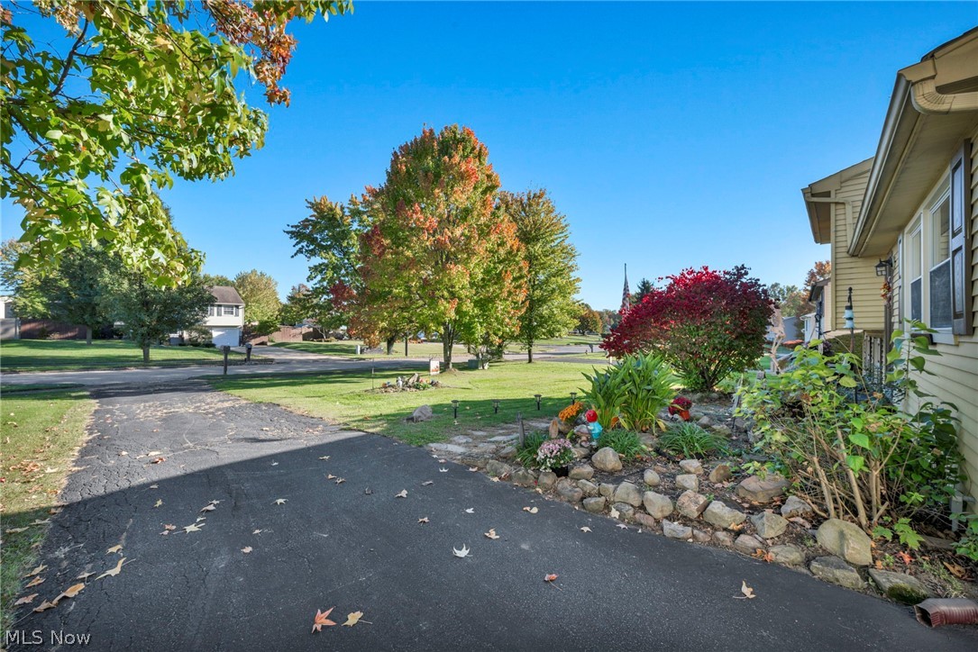702 Oberlin Place Austintown OH 44515