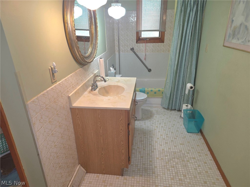 7415 Avon Lane Chesterland OH 44026