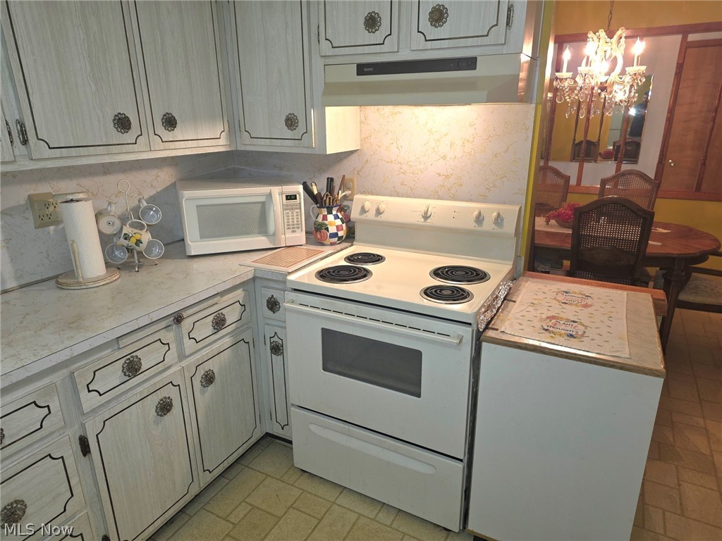 7415 Avon Lane Chesterland OH 44026