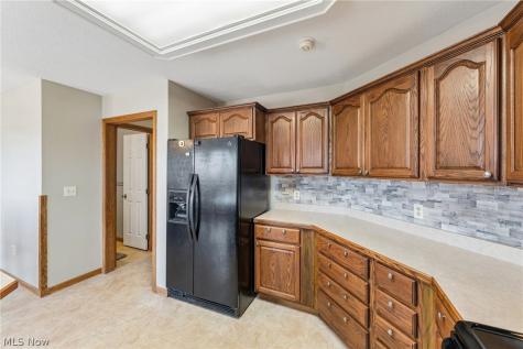 621 Parkside Reserve Street Wellington OH 44090
