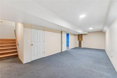 621 Parkside Reserve Street Wellington OH 44090