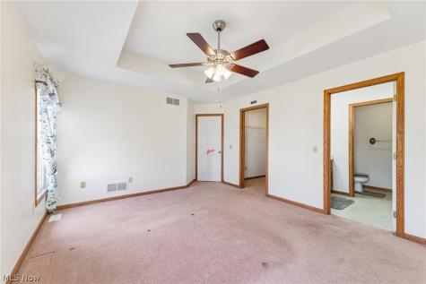 621 Parkside Reserve Street Wellington OH 44090