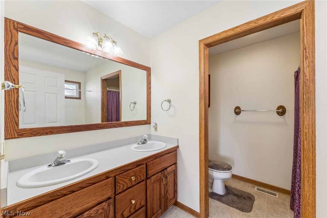 621 Parkside Reserve Street Wellington OH 44090