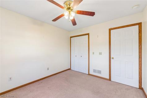 621 Parkside Reserve Street Wellington OH 44090