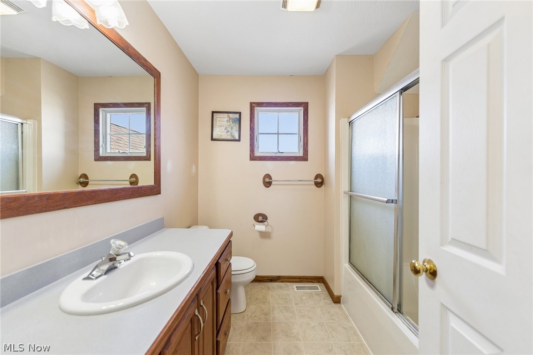 621 Parkside Reserve Street Wellington OH 44090