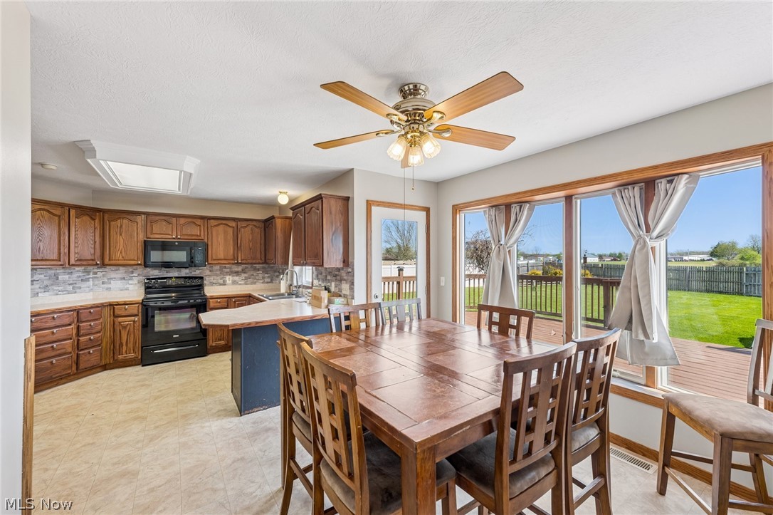 621 Parkside Reserve Street Wellington OH 44090