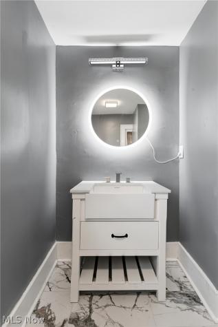 2235 Winfield Way NE Canton OH 44705