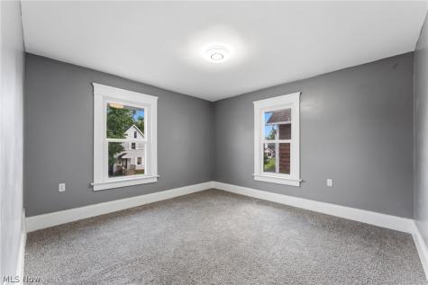 2235 Winfield Way NE Canton OH 44705