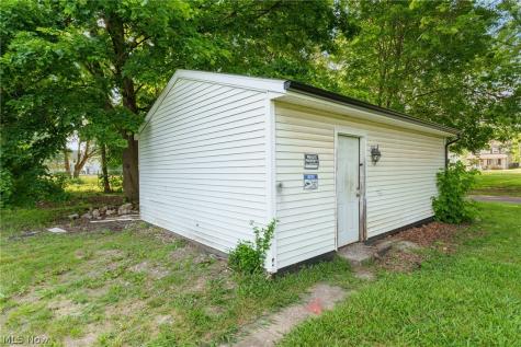 2235 Winfield Way NE Canton OH 44705