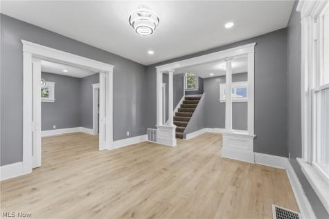 2235 Winfield Way NE Canton OH 44705