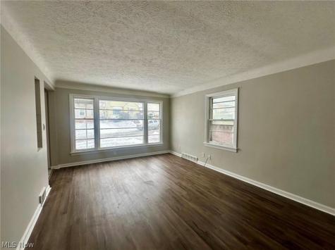 4904 E 90th Street Garfield Heights OH 44125