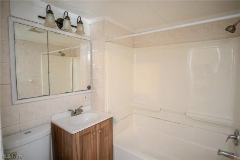 1290 E 188th Street Cleveland OH 44110
