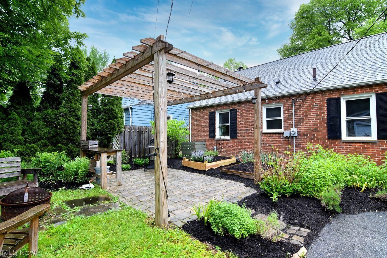 2658 Canterbury Road Cleveland Heights OH 44118
