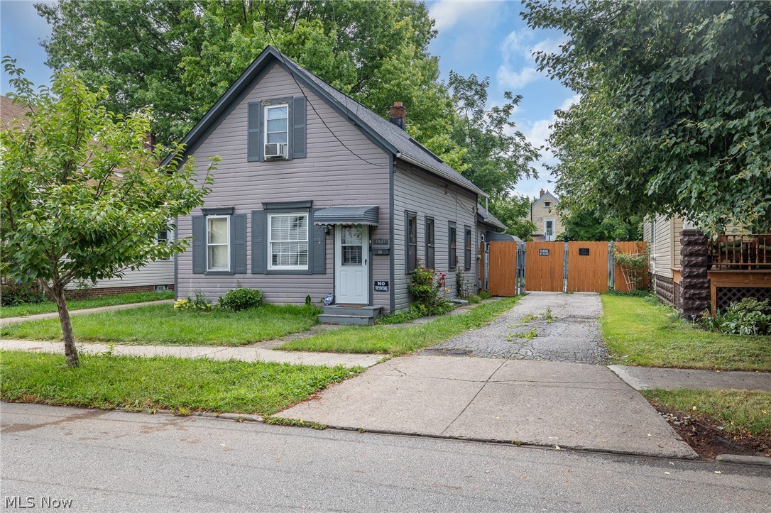 3521 W 49th Street Cleveland OH 44102