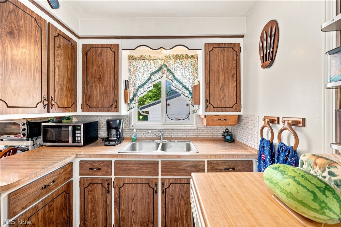 265 E 317th Street Willowick OH 44095