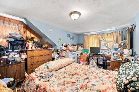 265 E 317th Street Willowick OH 44095