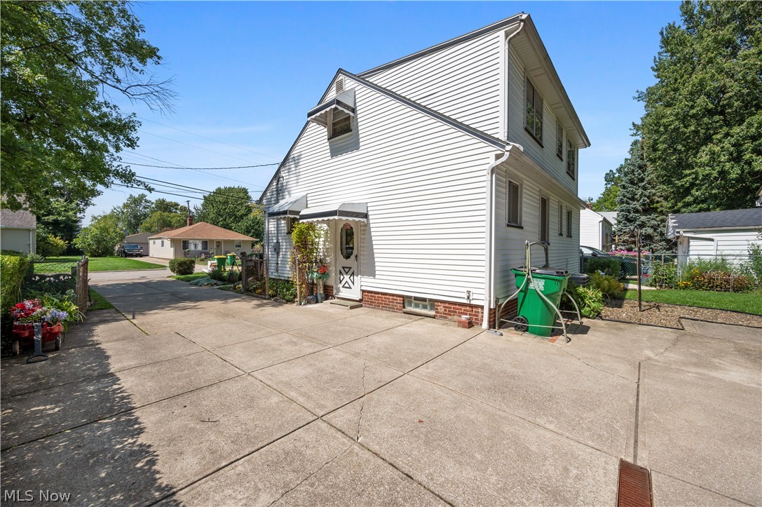 265 E 317th Street Willowick OH 44095