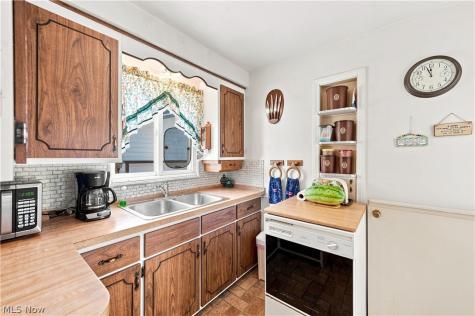 265 E 317th Street Willowick OH 44095