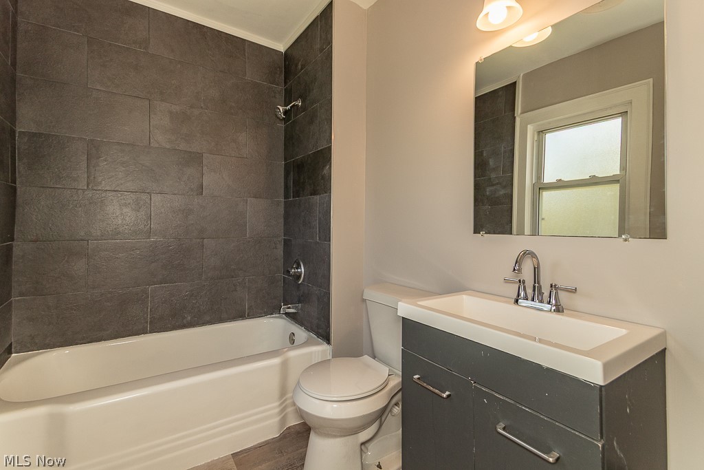 3387 E 102nd Street Cleveland OH 44104