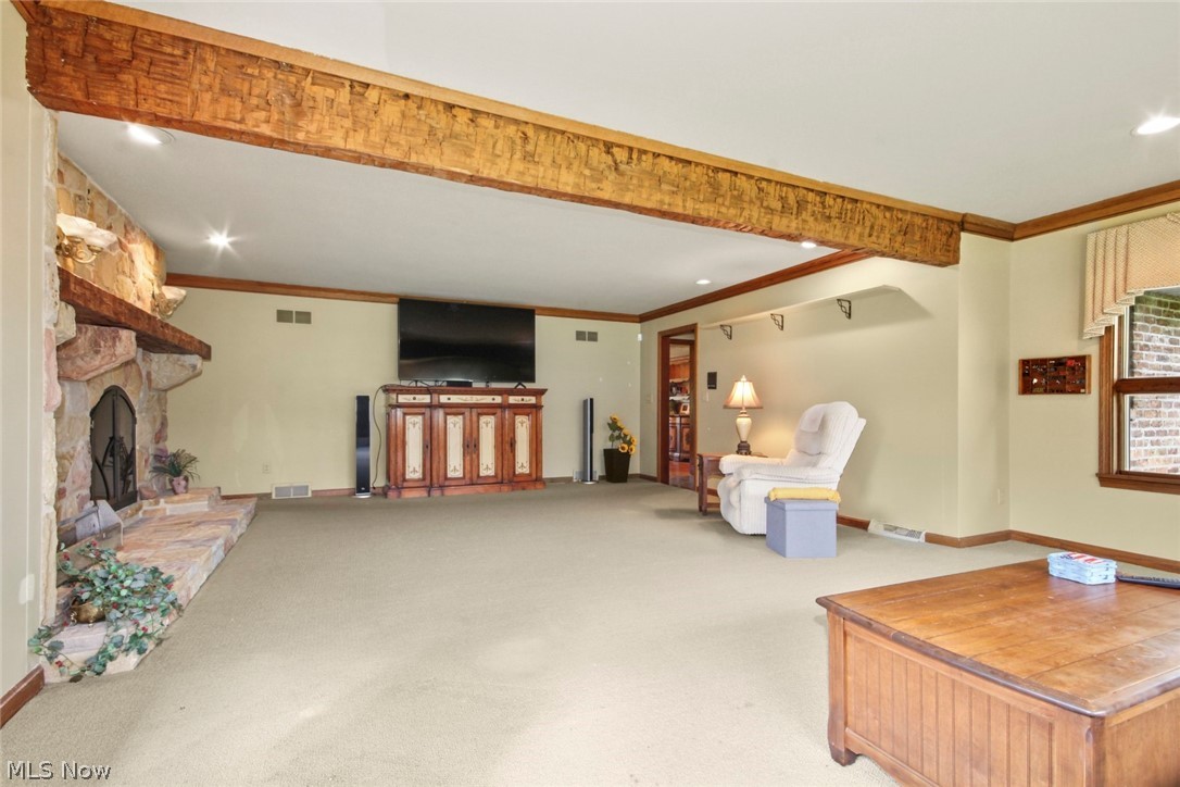 8243 N Lima Road Poland OH 44514