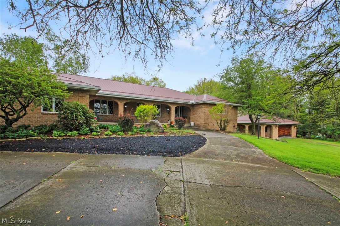 8243 N Lima Road Poland OH 44514