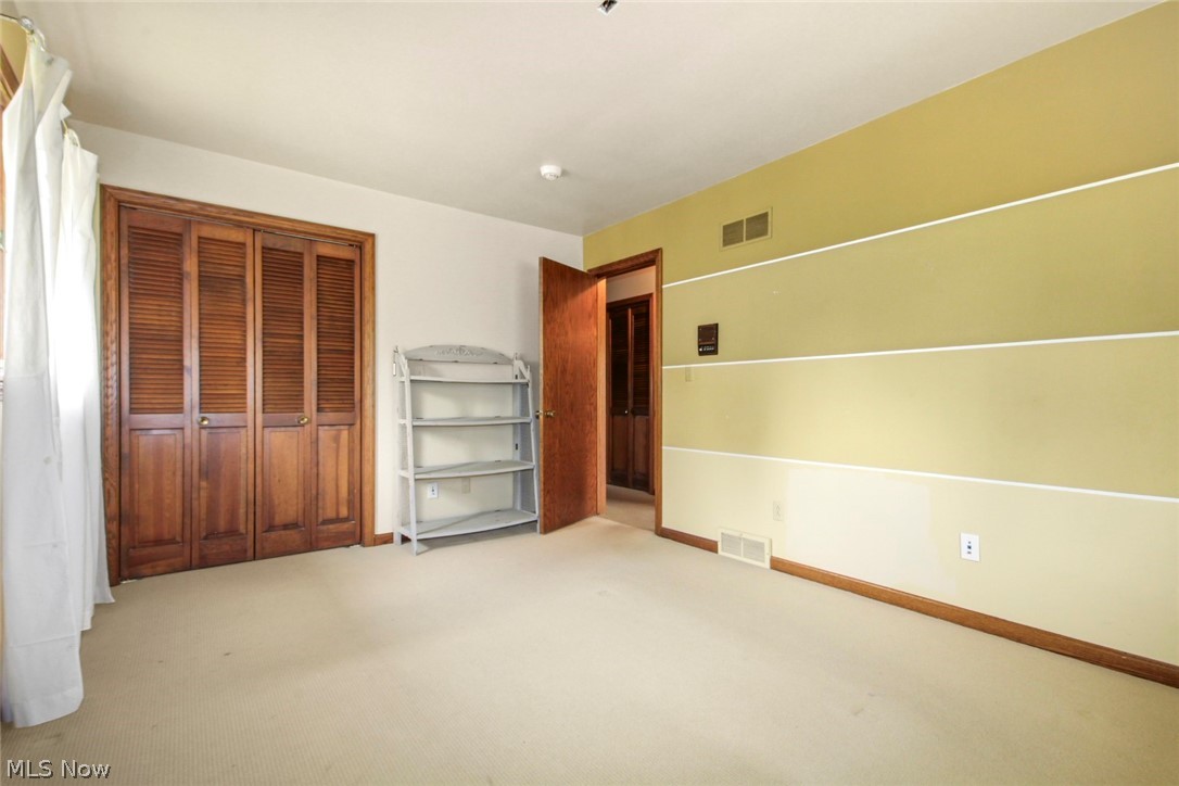 8243 N Lima Road Poland OH 44514
