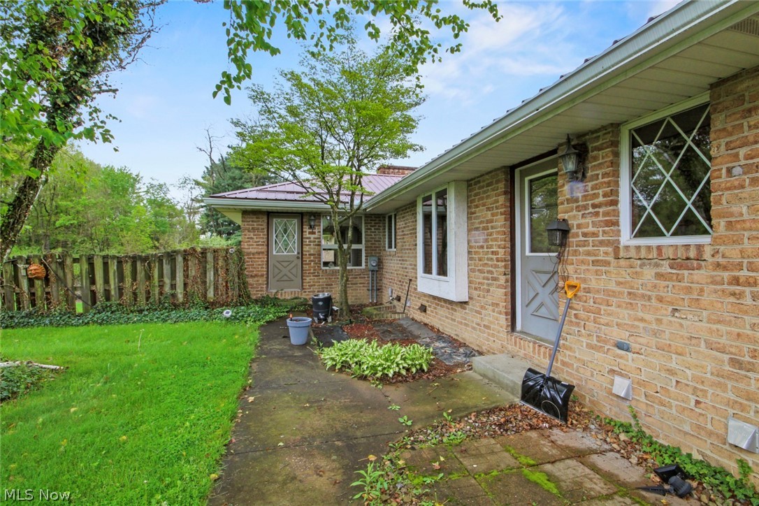 8243 N Lima Road Poland OH 44514