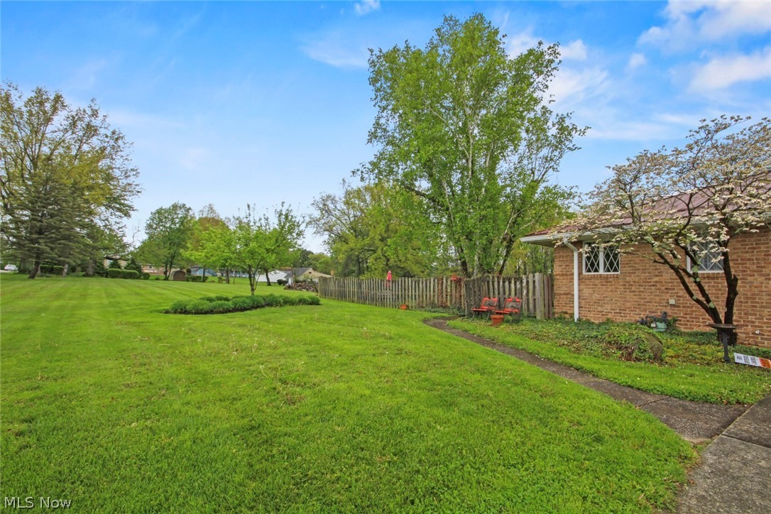 8243 N Lima Road Poland OH 44514