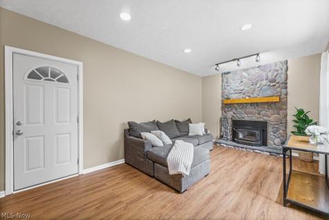 8420 Sunnydale Drive Brecksville OH 44141