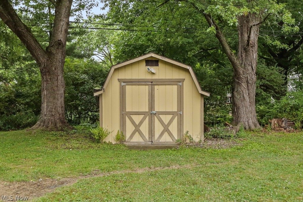 8420 Sunnydale Drive Brecksville OH 44141