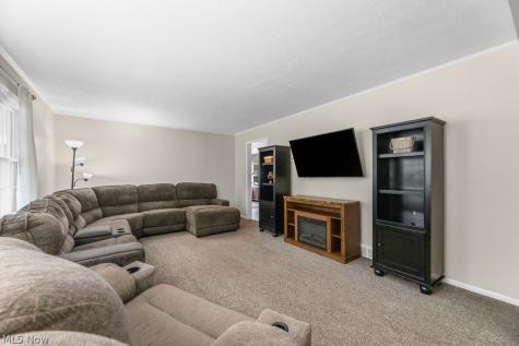 8420 Sunnydale Drive Brecksville OH 44141