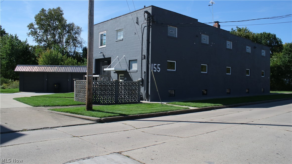 155 North Street NW Warren OH 44420