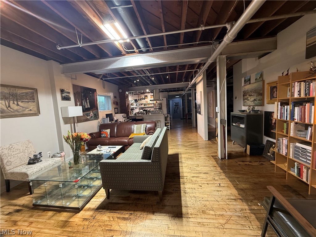 155 North Street NW Warren OH 44420