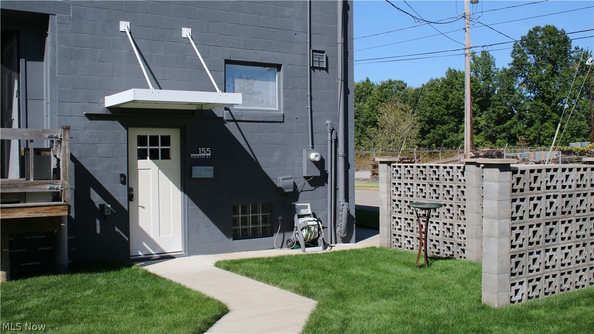 155 North Street NW Warren OH 44420