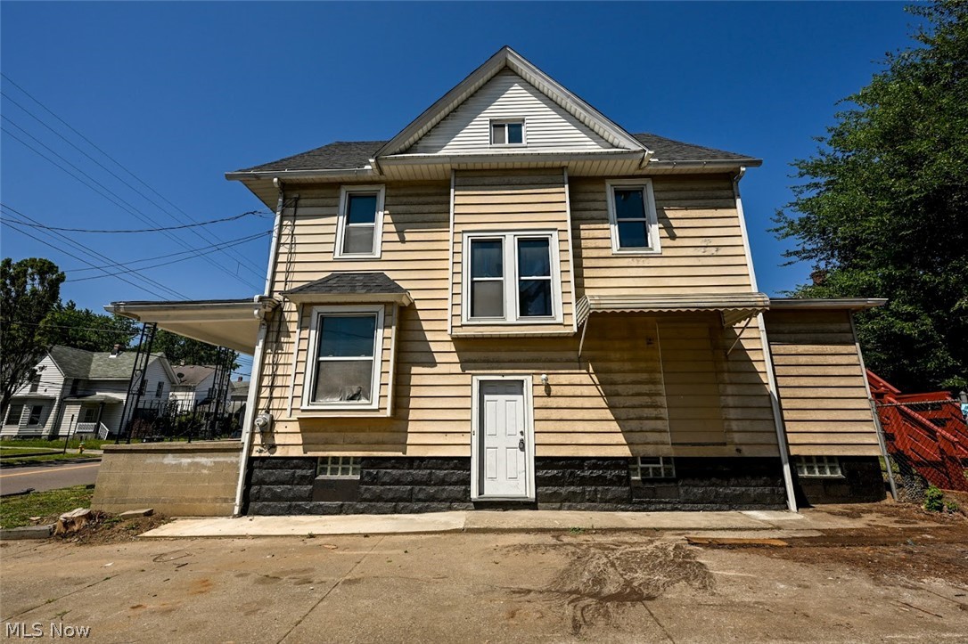 537 E Buchtel Avenue Akron OH 44304