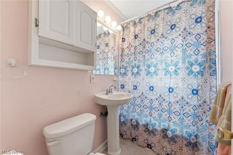 4180 W 57th Street Cleveland OH 44144