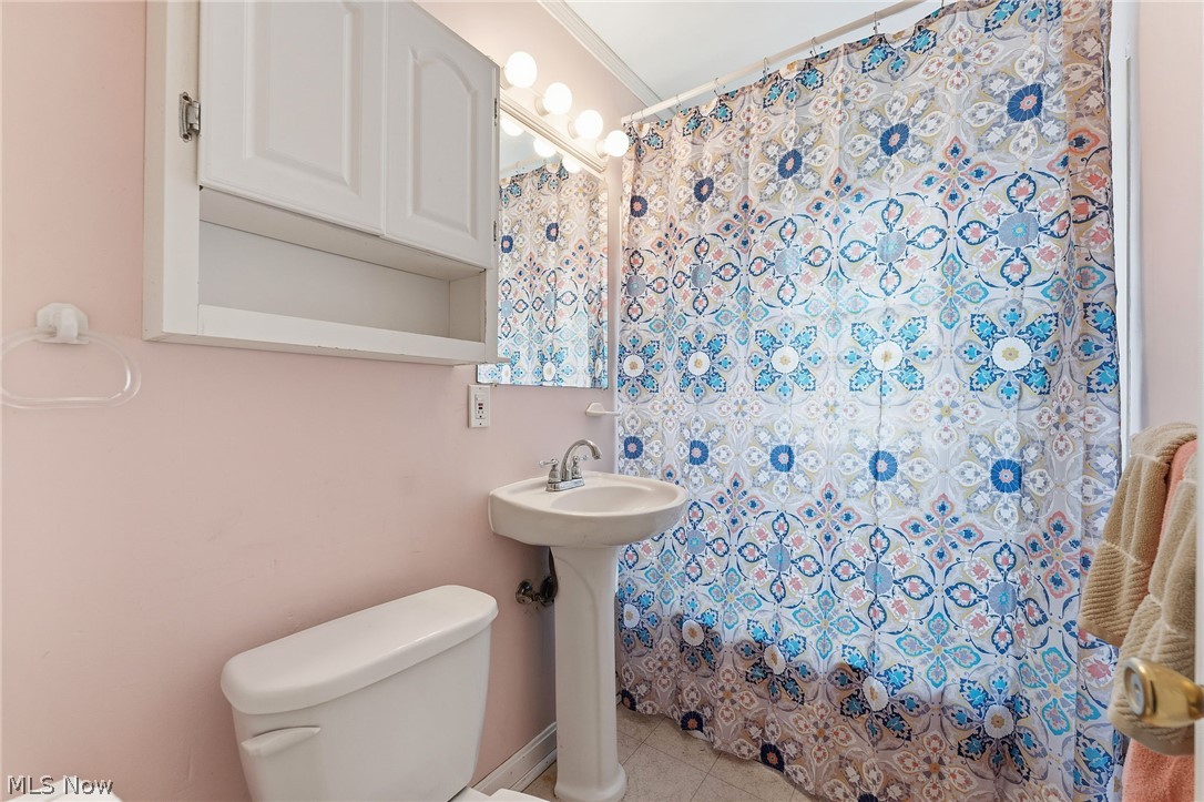 4180 W 57th Street Cleveland OH 44144