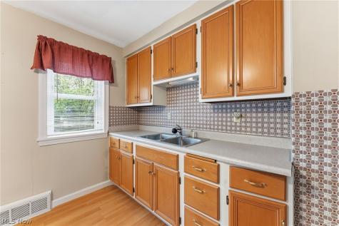 4180 W 57th Street Cleveland OH 44144