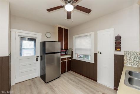 4318 Bucyrus Avenue Cleveland OH 44109