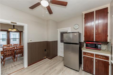 4318 Bucyrus Avenue Cleveland OH 44109